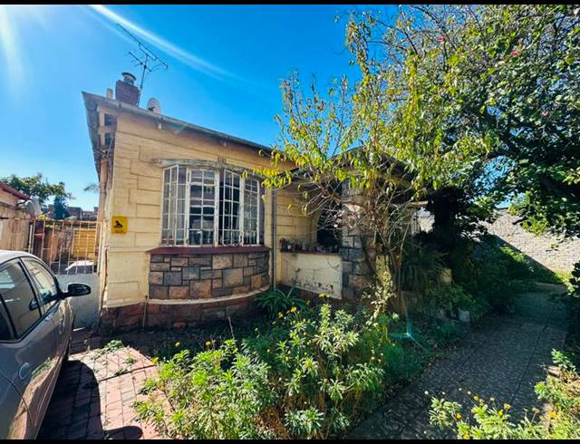 3 BEDROOM HOUSE FOR SALE IN YEOVILLE